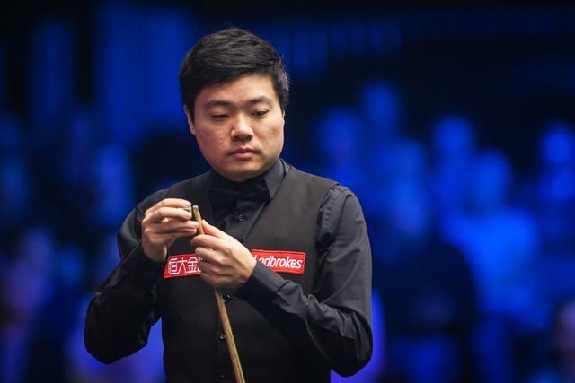 一方追求稳 一方追求稳